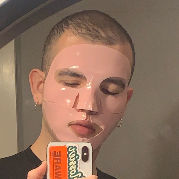 Meet your Posher, Dominic - Picture 1 of 1